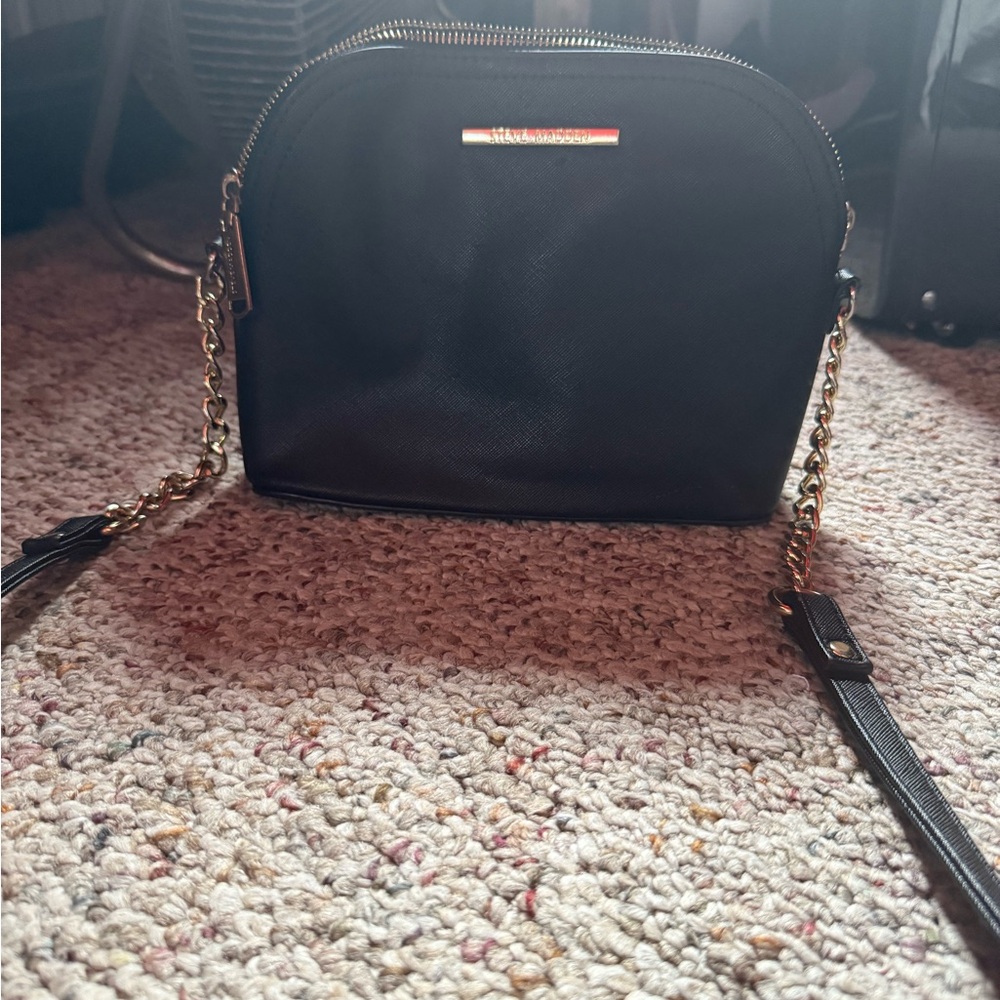 MICHAEL Michael Kors Black and Gold Crossbody Bag Sleek Design